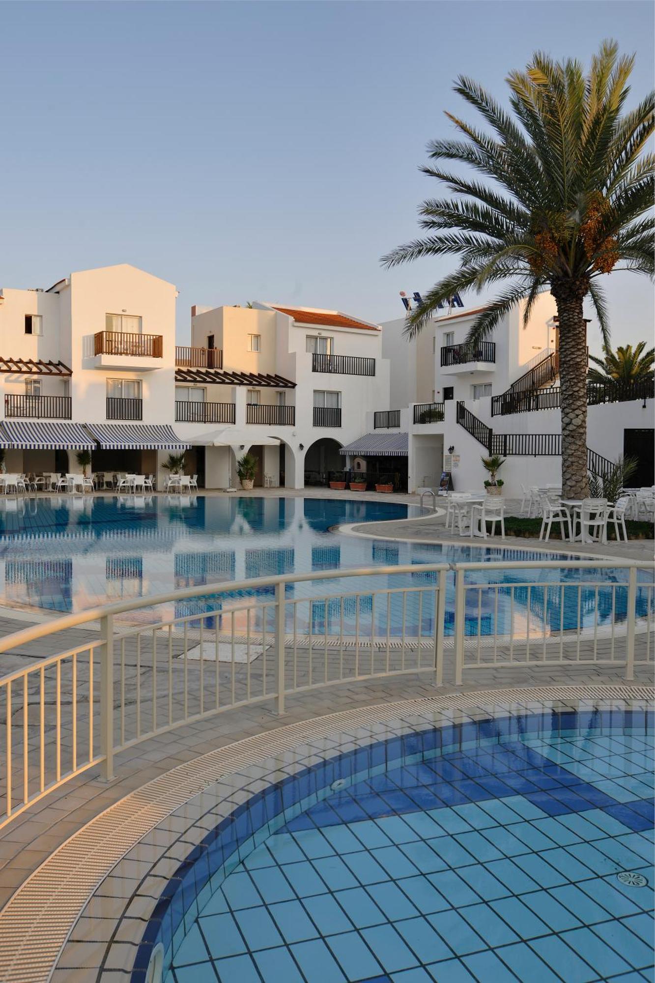 Akti Beach Hotel & Village Resort Klorakas Ngoại thất bức ảnh